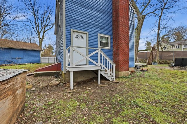 8 Stones Corner Road, Berlin, MA 01503