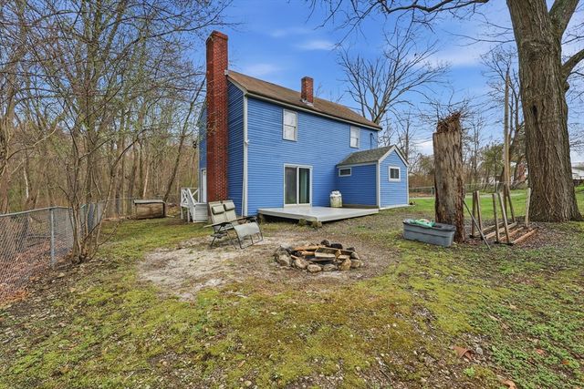 8 Stones Corner Road, Berlin, MA 01503