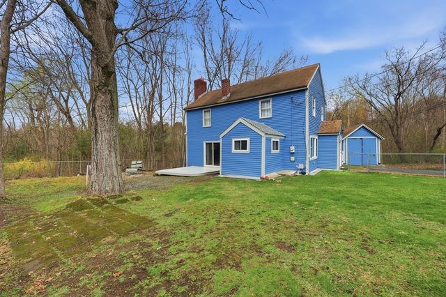 8 Stones Corner Road, Berlin, MA 01503