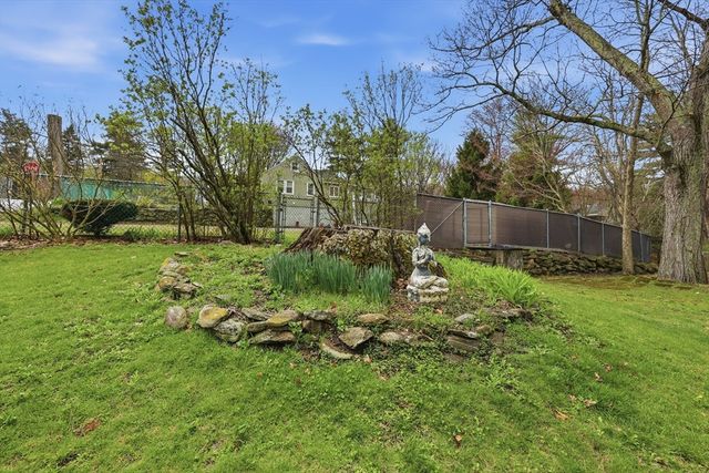 8 Stones Corner Road, Berlin, MA 01503