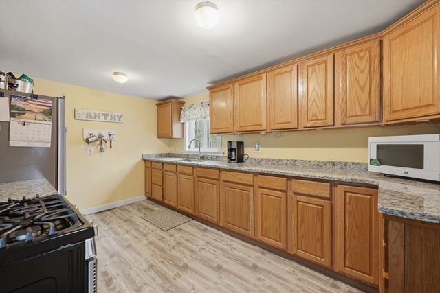 8 Stones Corner Road, Berlin, MA 01503