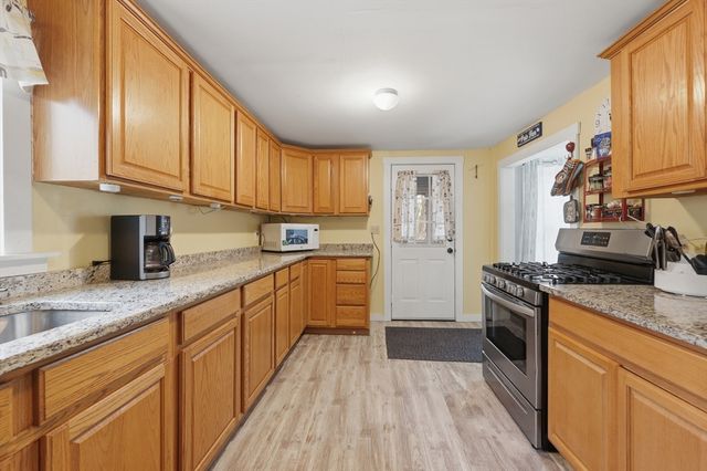 8 Stones Corner Road, Berlin, MA 01503