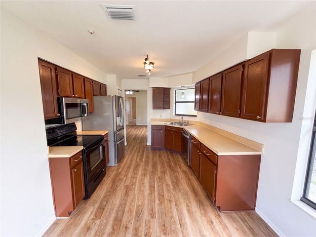 10033 CREEKWATER BOULEVARD, Orlando, FL 32825
