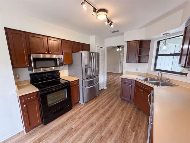 10033 CREEKWATER BOULEVARD, Orlando, FL 32825
