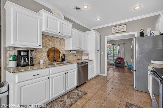 2406 Mountain Grove Road, Alma, AR 72921