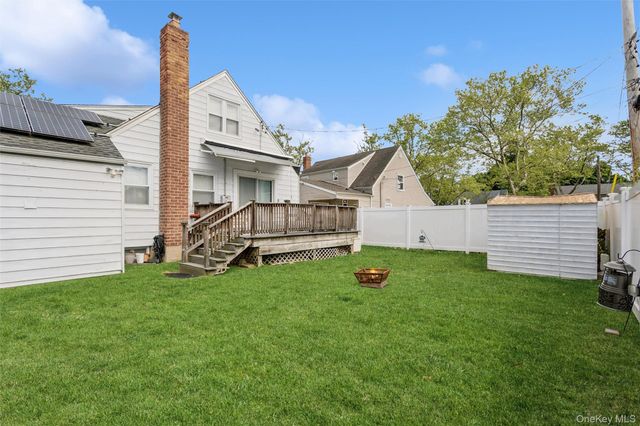 8 Cedarlawn Boulevard, Valley Stream, NY 11580
