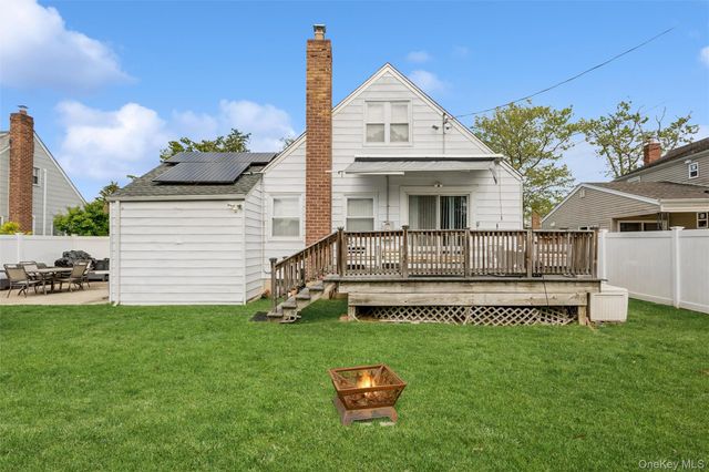 8 Cedarlawn Boulevard, Valley Stream, NY 11580