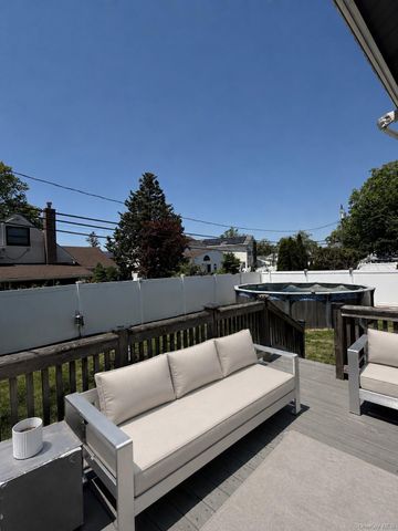 8 Cedarlawn Boulevard, Valley Stream, NY 11580