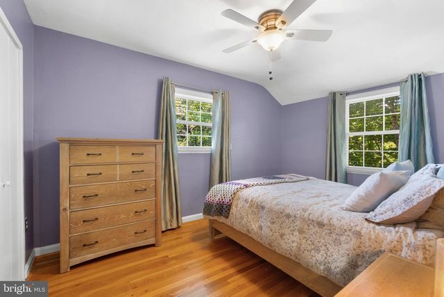 2416 N DEARING ST, Alexandria, VA 22302