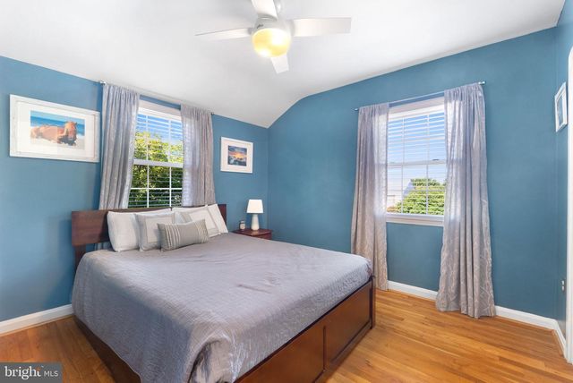 2416 N DEARING ST, Alexandria, VA 22302