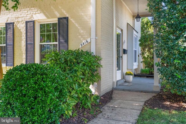 2416 N DEARING ST, Alexandria, VA 22302