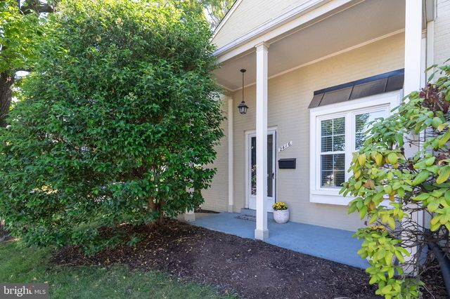 2416 N DEARING ST, Alexandria, VA 22302