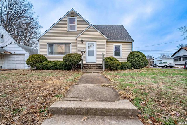 1227 STATE Street, Pekin, IL 61554