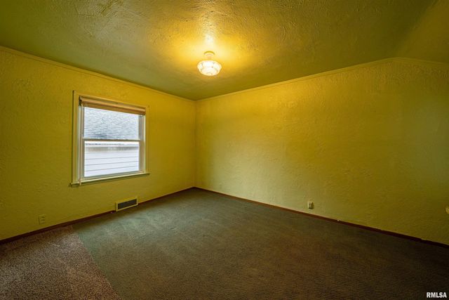 1227 STATE Street, Pekin, IL 61554