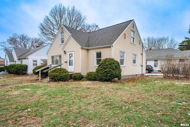 1227 STATE Street, Pekin, IL 61554