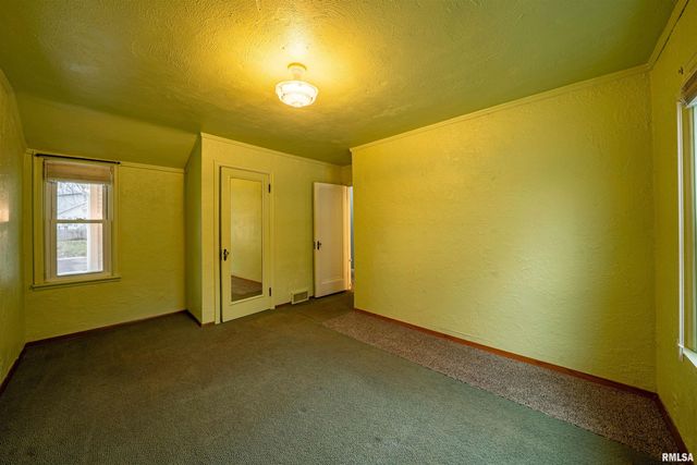 1227 STATE Street, Pekin, IL 61554