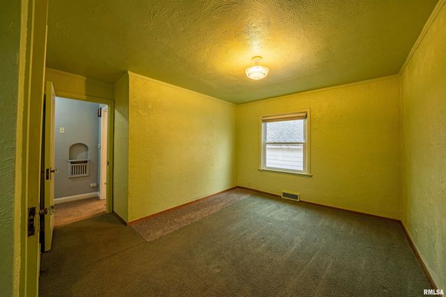 1227 STATE Street, Pekin, IL 61554