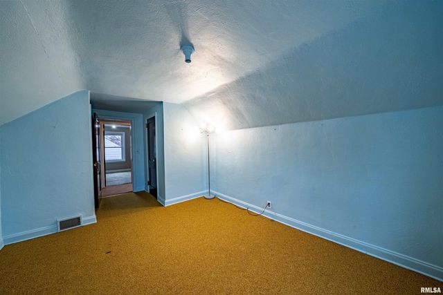 1227 STATE Street, Pekin, IL 61554