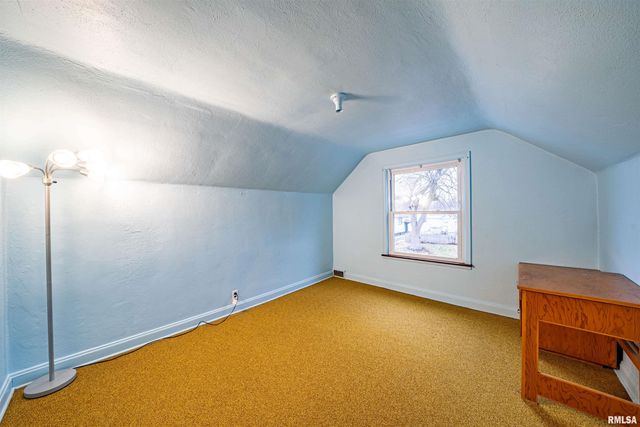 1227 STATE Street, Pekin, IL 61554