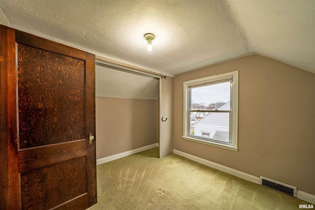 1227 STATE Street, Pekin, IL 61554