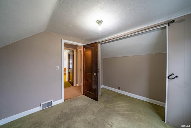 1227 STATE Street, Pekin, IL 61554