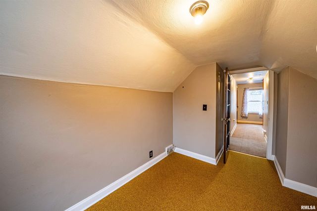 1227 STATE Street, Pekin, IL 61554