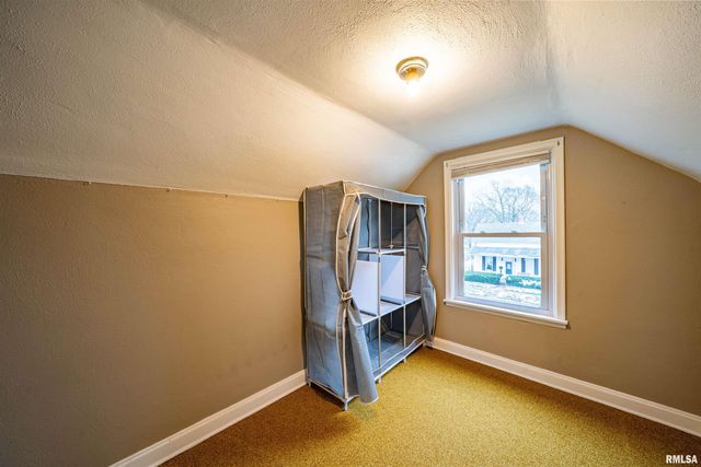 1227 STATE Street, Pekin, IL 61554