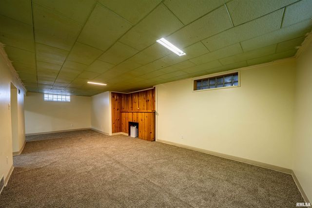 1227 STATE Street, Pekin, IL 61554