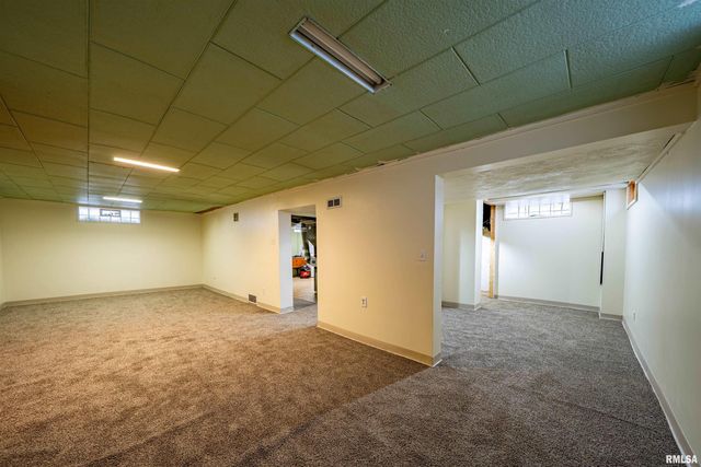 1227 STATE Street, Pekin, IL 61554