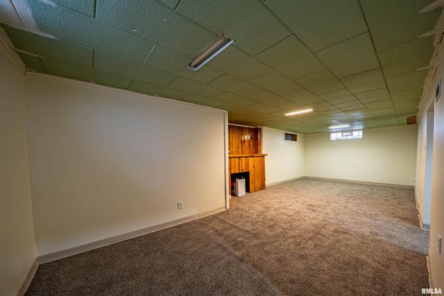 1227 STATE Street, Pekin, IL 61554