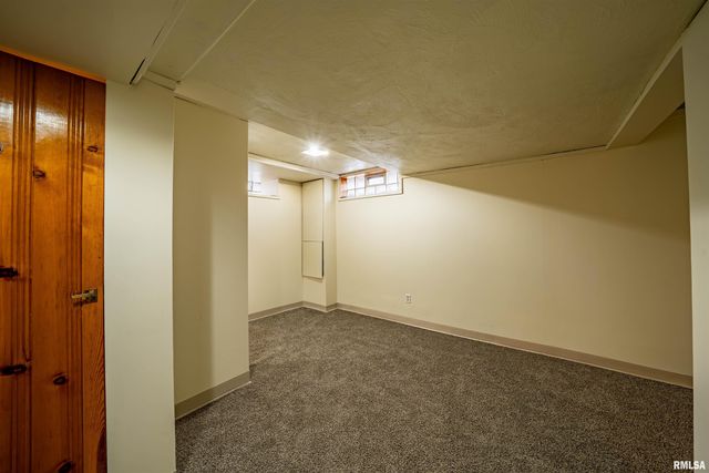 1227 STATE Street, Pekin, IL 61554