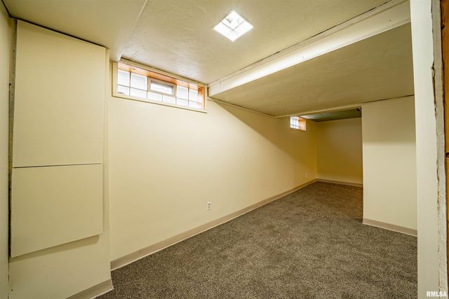 1227 STATE Street, Pekin, IL 61554