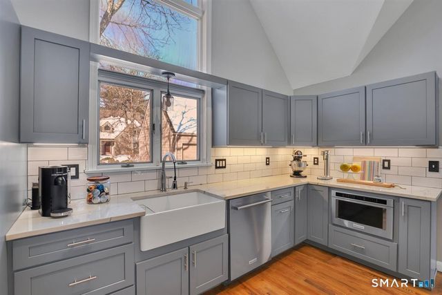 41 Timberwood Road 41, West Hartford, CT 06117