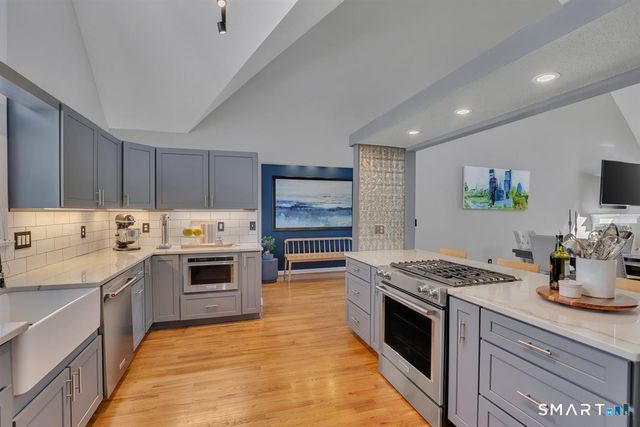 41 Timberwood Road 41, West Hartford, CT 06117