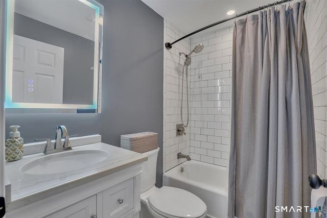 41 Timberwood Road 41, West Hartford, CT 06117