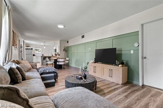 2160 Plymouth Drive, Uniontown, OH 44685