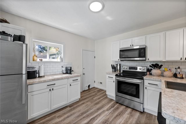 2160 Plymouth Drive, Uniontown, OH 44685