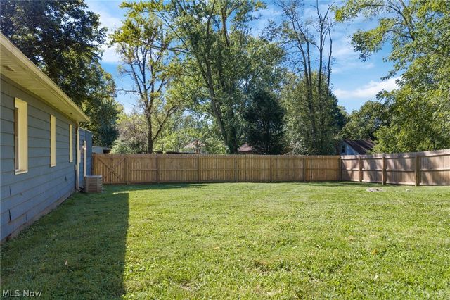 2160 Plymouth Drive, Uniontown, OH 44685