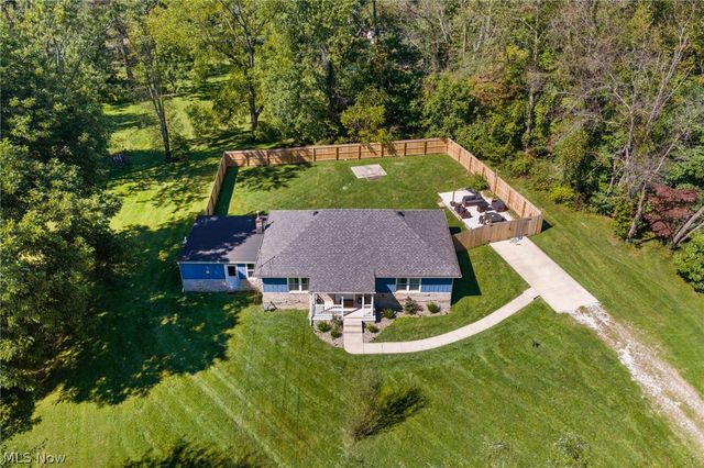2160 Plymouth Drive, Uniontown, OH 44685