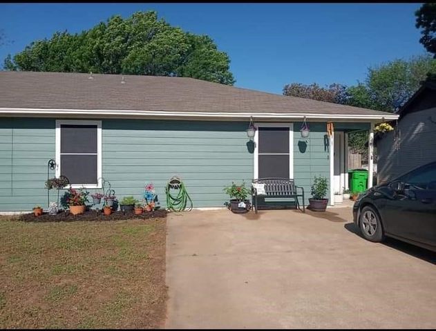 613 N Cherry Street, Aubrey, TX 76227