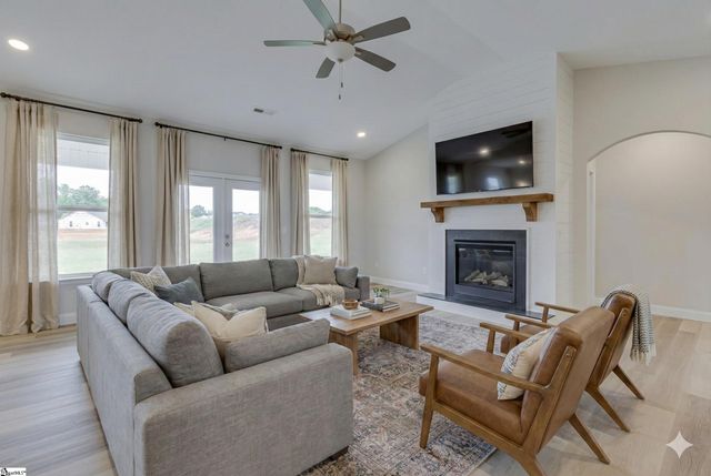 112 Walters Way, Pickens, SC 29671