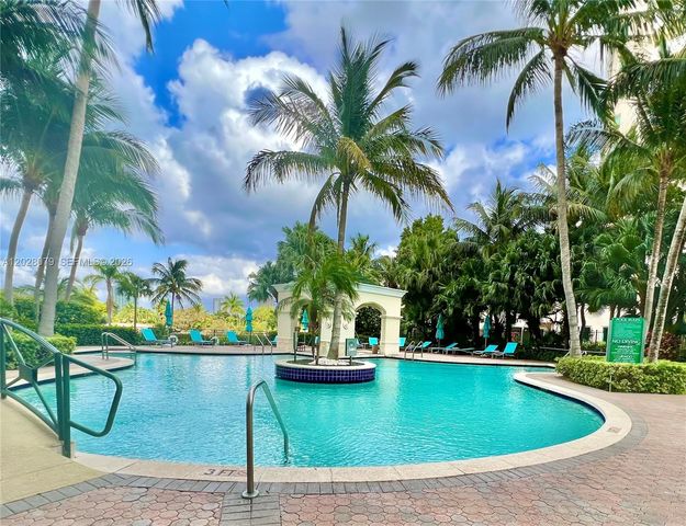19501 W Country Club Dr 2313, Aventura, FL 33180