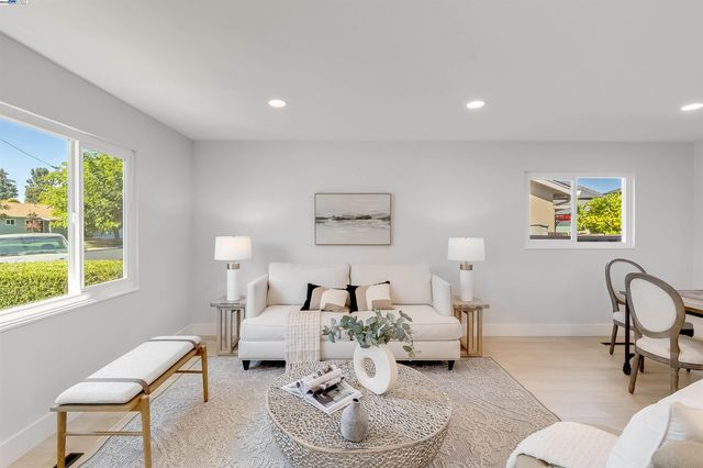 736 Adams Ave, Livermore, CA 94550