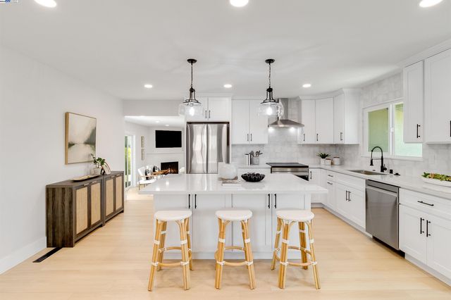 736 Adams Ave, Livermore, CA 94550