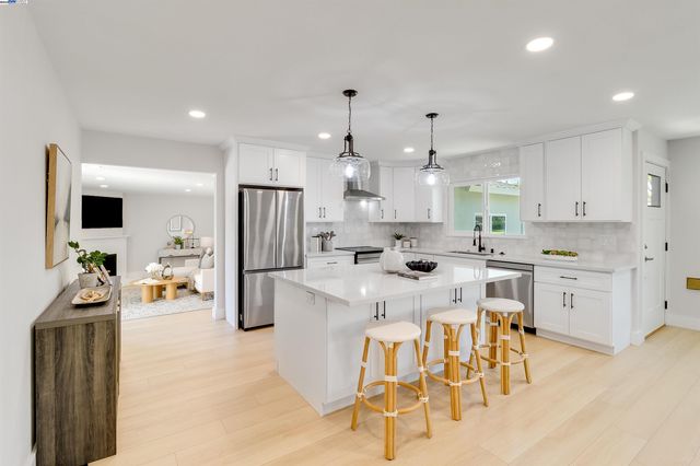 736 Adams Ave, Livermore, CA 94550