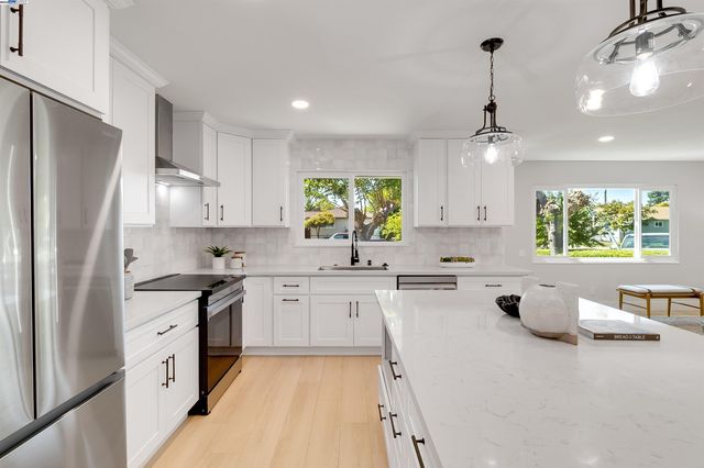 736 Adams Ave, Livermore, CA 94550