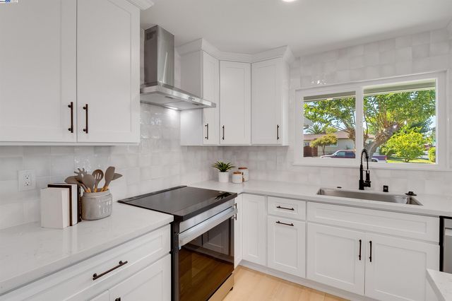 736 Adams Ave, Livermore, CA 94550