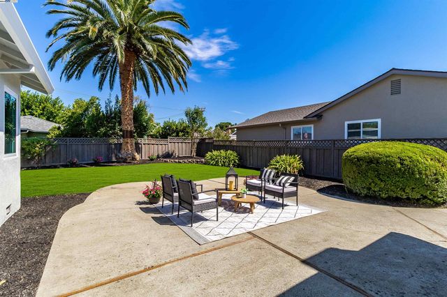 736 Adams Ave, Livermore, CA 94550