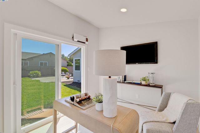 736 Adams Ave, Livermore, CA 94550