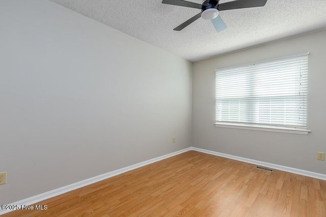 4902 Woodbrook Drive, New Bern, NC 28562